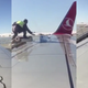 Illustration for article titled Get A Load Of Turkish Airlines High-Tech De-Icing Methodem/em